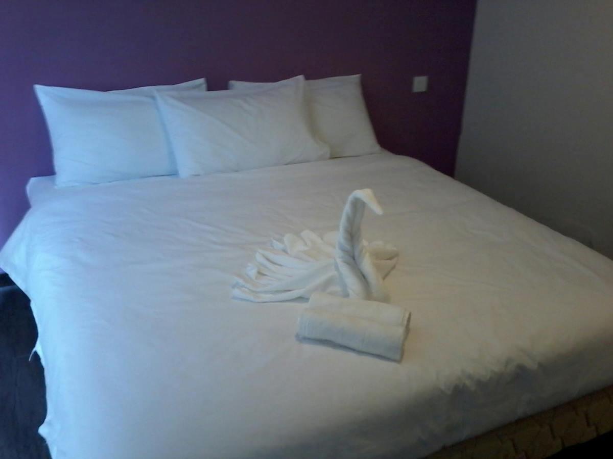 Casa Hotel near KLIA 1 Sepang Bagian luar foto