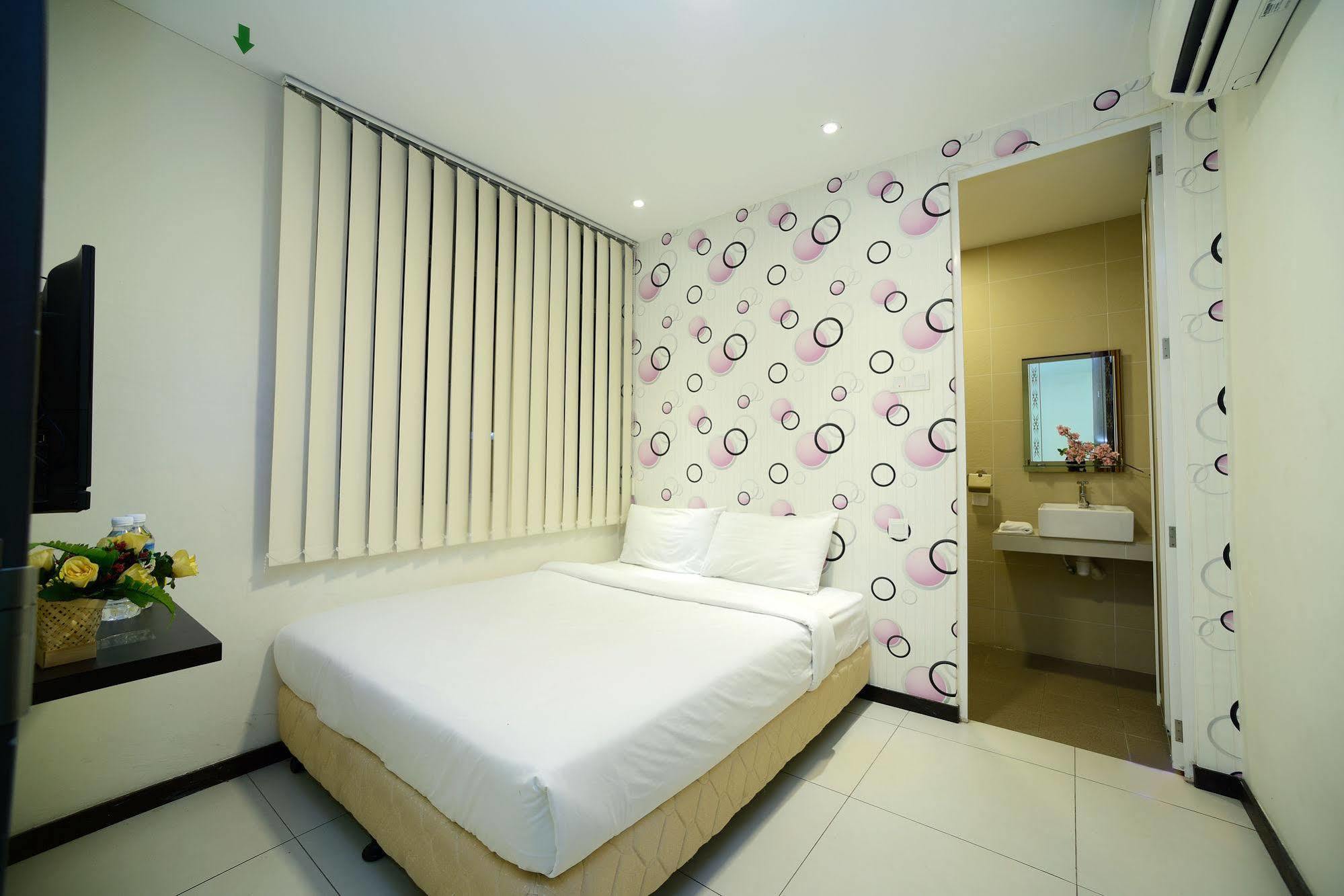 Casa Hotel near KLIA 1 Sepang Bagian luar foto